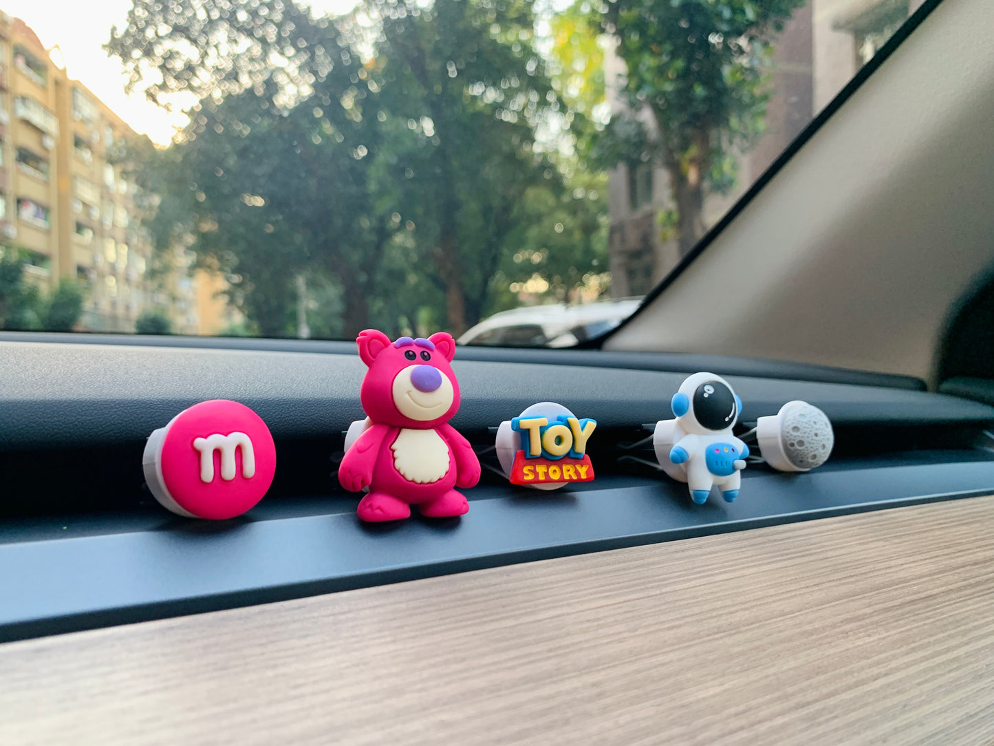 Customized vent decoration for Tesla